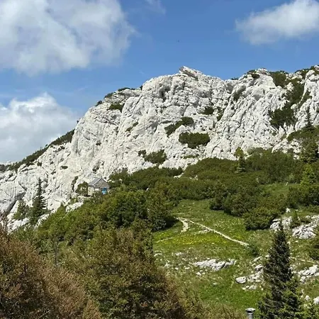 Marina - Two Bedroom With Terrace Сasa de vacaciones